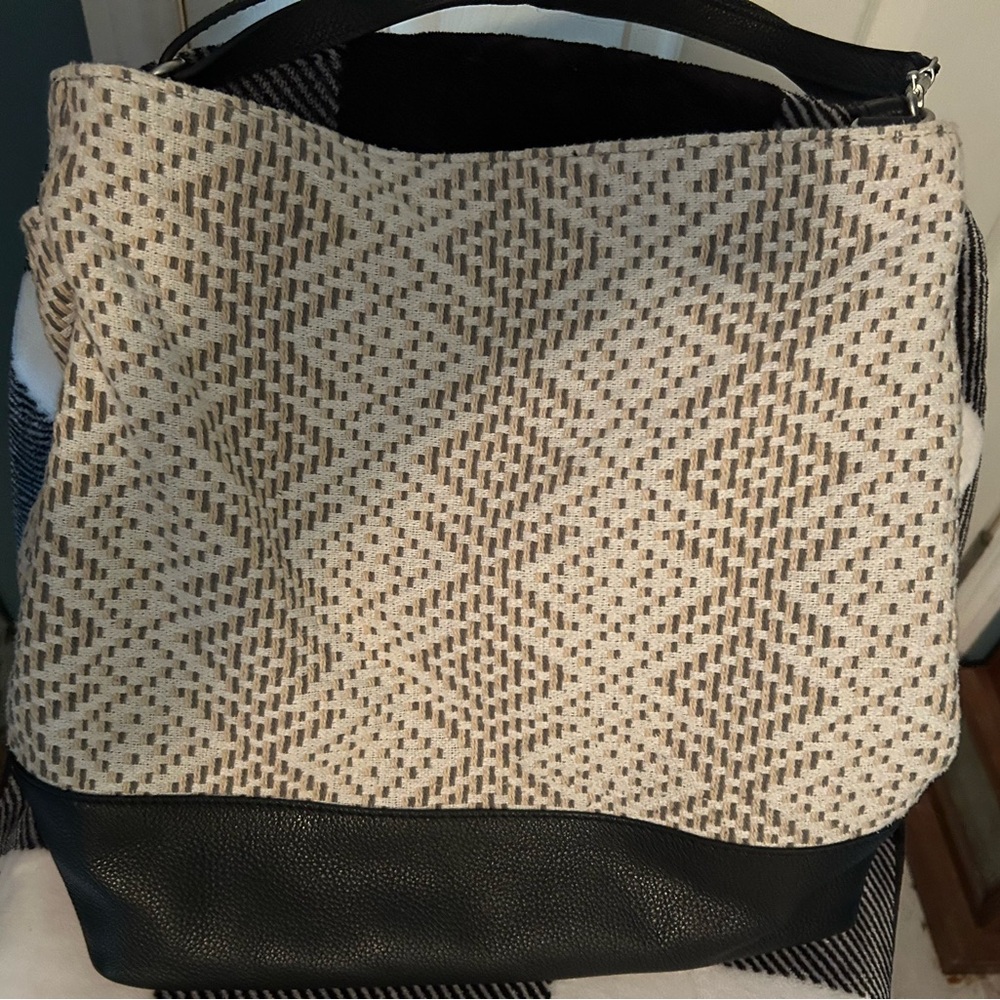 Lucky Brand Women’s Shoulder Bag